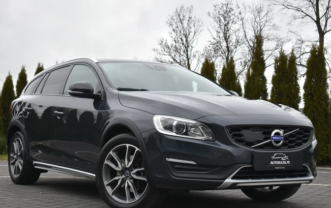 Volvo V60 Cross Country cena 79900 przebieg: 210000, rok produkcji 2017 z Prószków małe 781